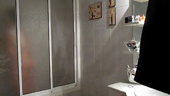 big boobs hd solo in shower