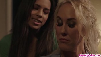 eating sisters hairy cunt