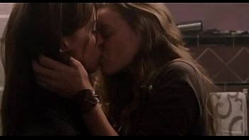 katie cassidy lesbian scene