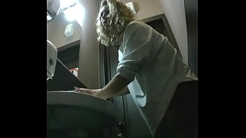 highschool students cam toilet