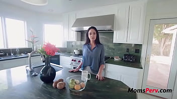 mom loves tsking it the ass hotntubes exiporn