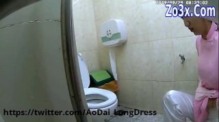 asian girl toilet