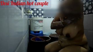 xxx dasi shaddi bath in village bathroom video