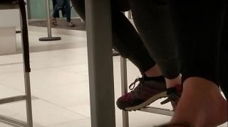 amatuer girl fucked in flip flops