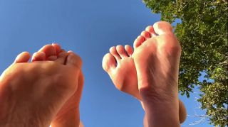 girl feet worship