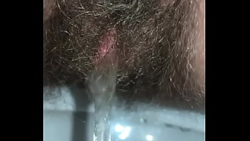school hairy pussy pissing