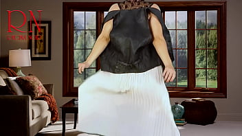 maid seducing