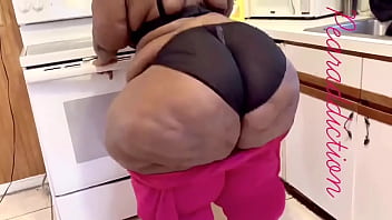 ssbbw pear bottom